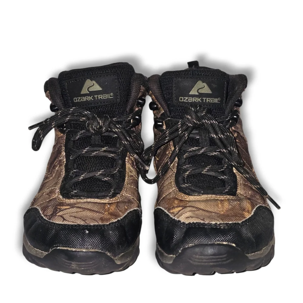 Ozark Trail Boys‎ 4 Camouflage Mid Hiking Boots Lace Up Outdoor Grip Trail Shoes
